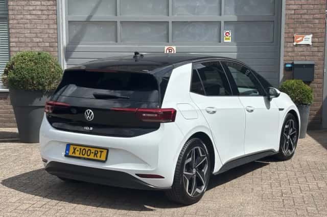 Volkswagen ID.3 (2021) thumbnail 3