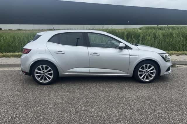 Renault Mégane (2017) thumbnail 2