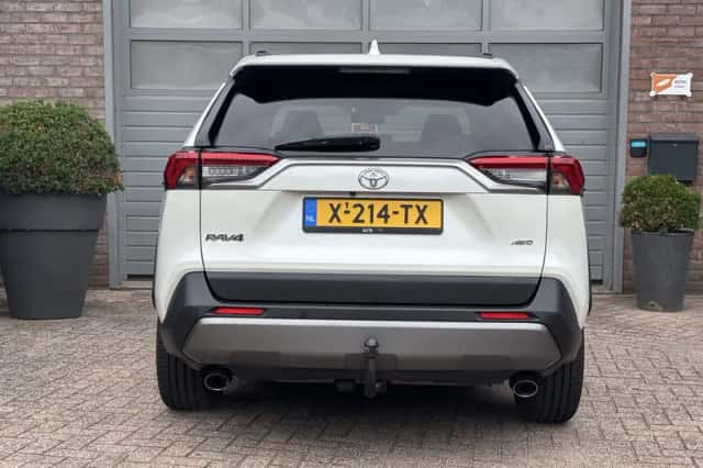 Toyota RAV4 (2019) thumbnail 6