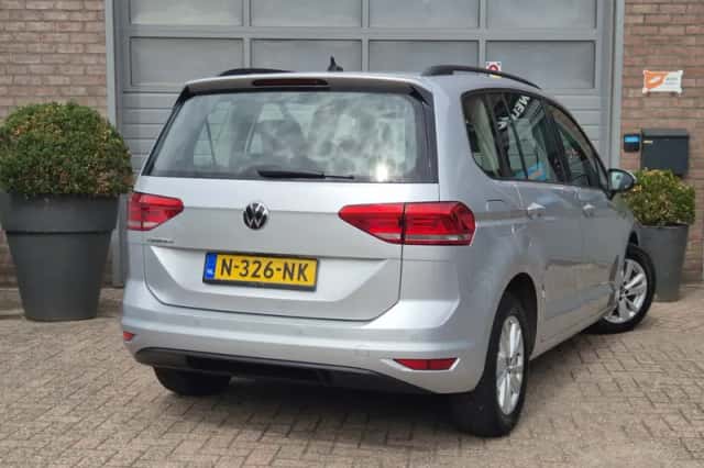 Volkswagen Touran (2021) thumbnail 4