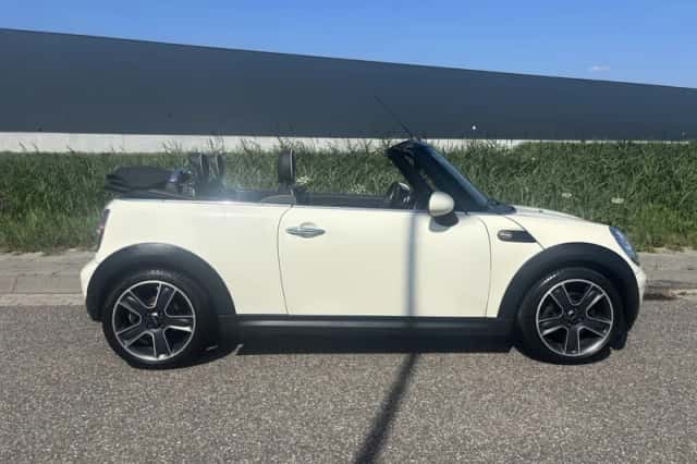 MINI Cabrio (2009) thumbnail 1