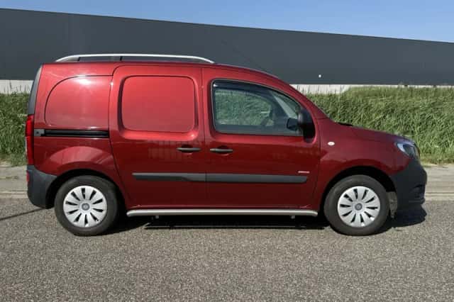 Mercedes-Benz Citan (2018) thumbnail 2