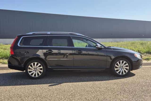 Volvo V70 (2012) thumbnail 2