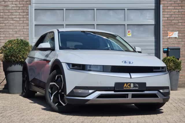 Hyundai Ioniq (2022) thumbnail 1