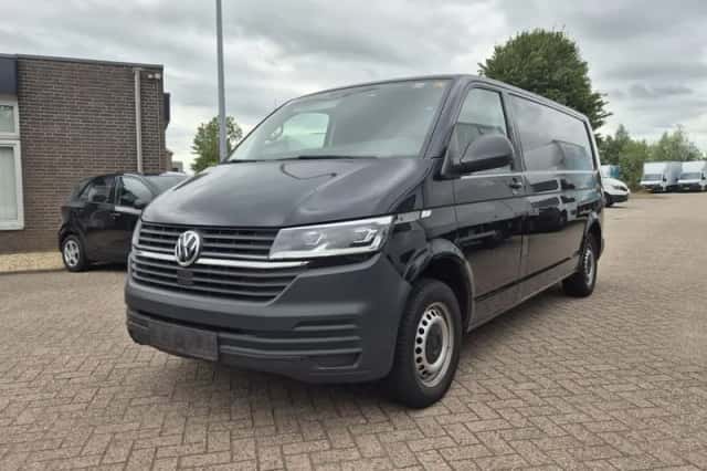 Volkswagen Transporter (2023) thumbnail 1
