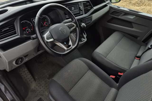 Volkswagen Transporter (2023) thumbnail 4