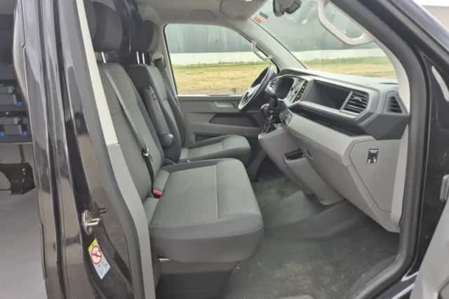 Volkswagen Transporter (2023) thumbnail 6