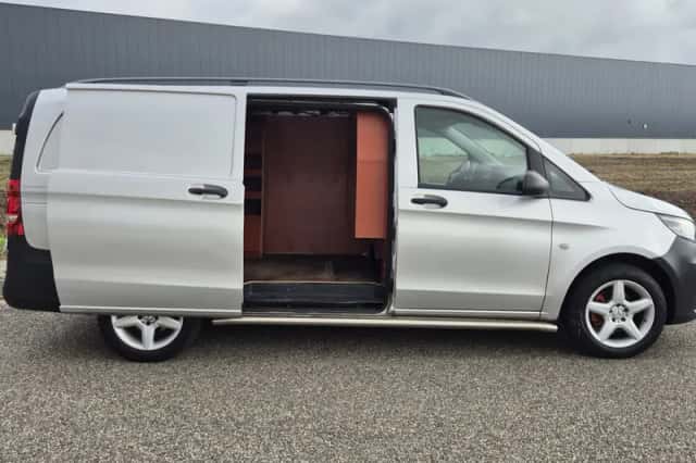 Mercedes-Benz Vito (2015) thumbnail 3