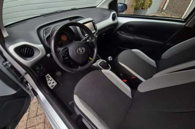 Toyota Aygo (2014) thumbnail 4