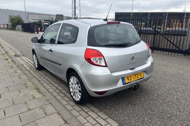 Renault Clio (2009) thumbnail 3