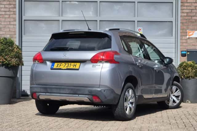 Peugeot 2008 (2015) thumbnail 3