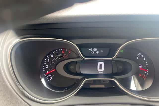 Renault Captur (2018) thumbnail 4