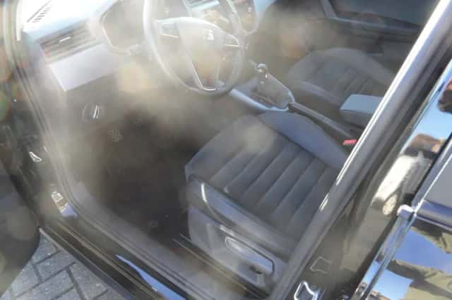 SEAT Arona (2021) thumbnail 3
