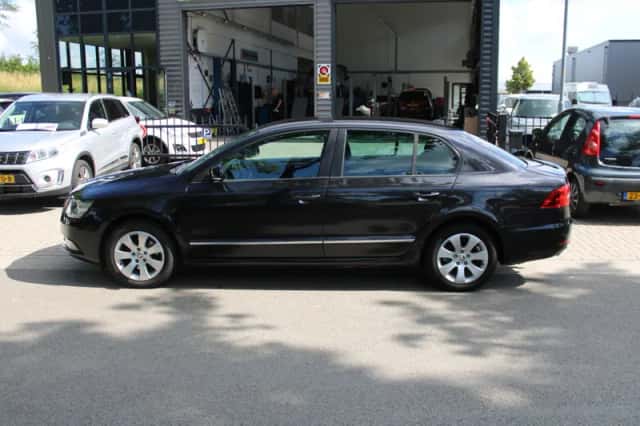 Škoda Superb (2014) thumbnail 3