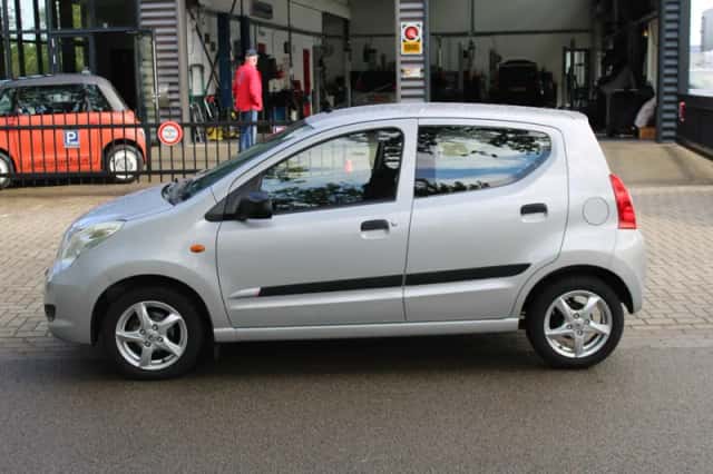Suzuki Alto (2010) thumbnail 2