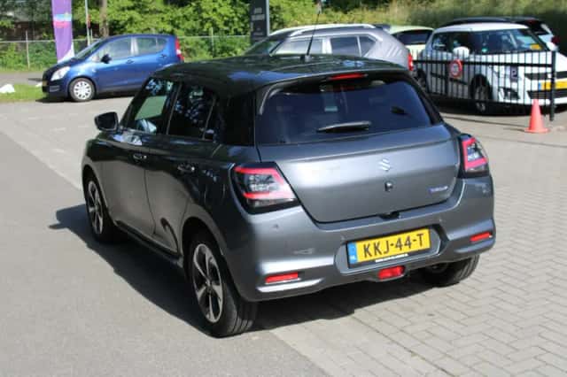 Suzuki Swift (2025) thumbnail 5