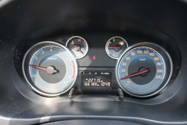 Suzuki SX4 (2010) thumbnail 6