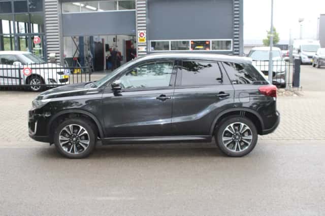 Suzuki Vitara (2021) thumbnail 3