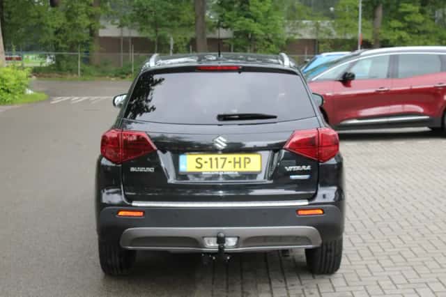 Suzuki Vitara (2021) thumbnail 5