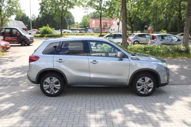 Suzuki Vitara (2020) thumbnail 6