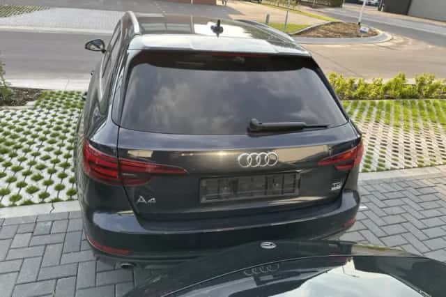 Audi A4 (2018) thumbnail 5