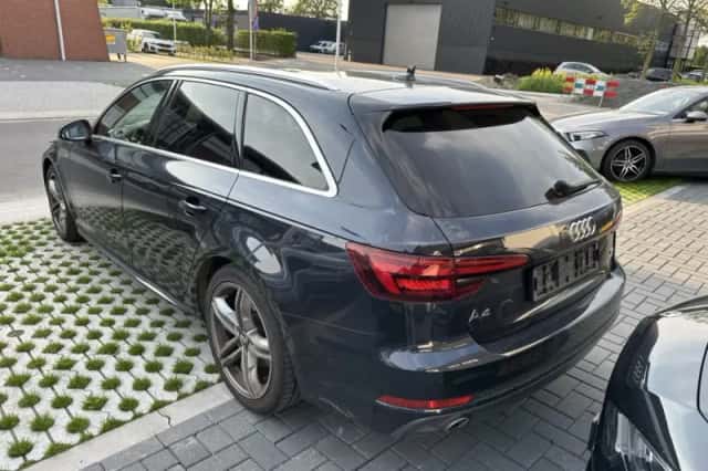 Audi A4 (2018) thumbnail 6