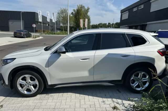 BMW X1 (2023) thumbnail 3