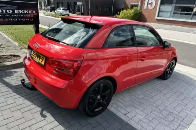 Audi A1 (2011) thumbnail 3