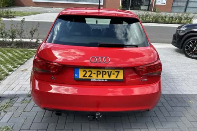 Audi A1 (2011) thumbnail 4