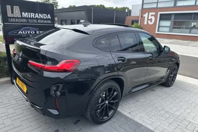 BMW X4 (2023) thumbnail 3