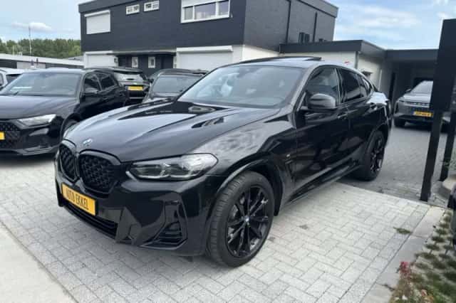 BMW X4 (2023) thumbnail 6