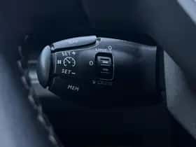 Peugeot 3008 (2017) thumbnail 19