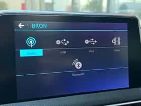 Peugeot 3008 (2017) thumbnail 26