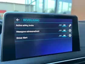 Peugeot 3008 (2017) thumbnail 35
