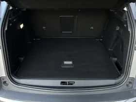 Peugeot 3008 (2017) thumbnail 10