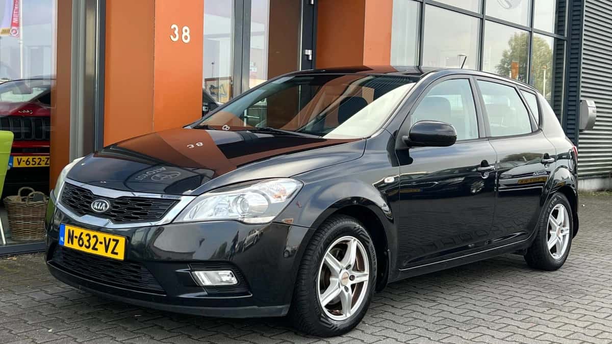 Kia Ceed (2010) — foto 1