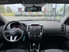 Kia Ceed (2010) thumbnail 21