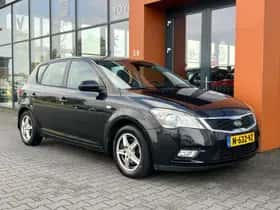 Kia Ceed (2010) thumbnail 6