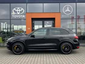 Porsche Cayenne (2012) thumbnail 2