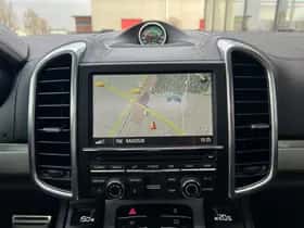 Porsche Cayenne (2012) thumbnail 16