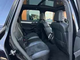 Porsche Cayenne (2012) thumbnail 29