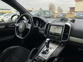 Porsche Cayenne (2012) thumbnail 30