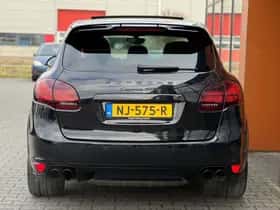 Porsche Cayenne (2012) thumbnail 31