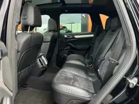 Porsche Cayenne (2012) thumbnail 5