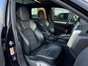 Porsche Cayenne (2012) thumbnail 9