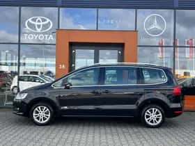 Volkswagen Sharan (2014) thumbnail 2