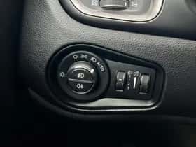 Jeep Renegade (2018) thumbnail 22