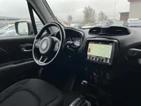 Jeep Renegade (2018) thumbnail 31