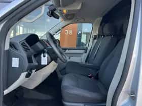 Volkswagen Transporter (2019) thumbnail 4