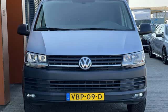 Volkswagen Transporter (2019) thumbnail 5